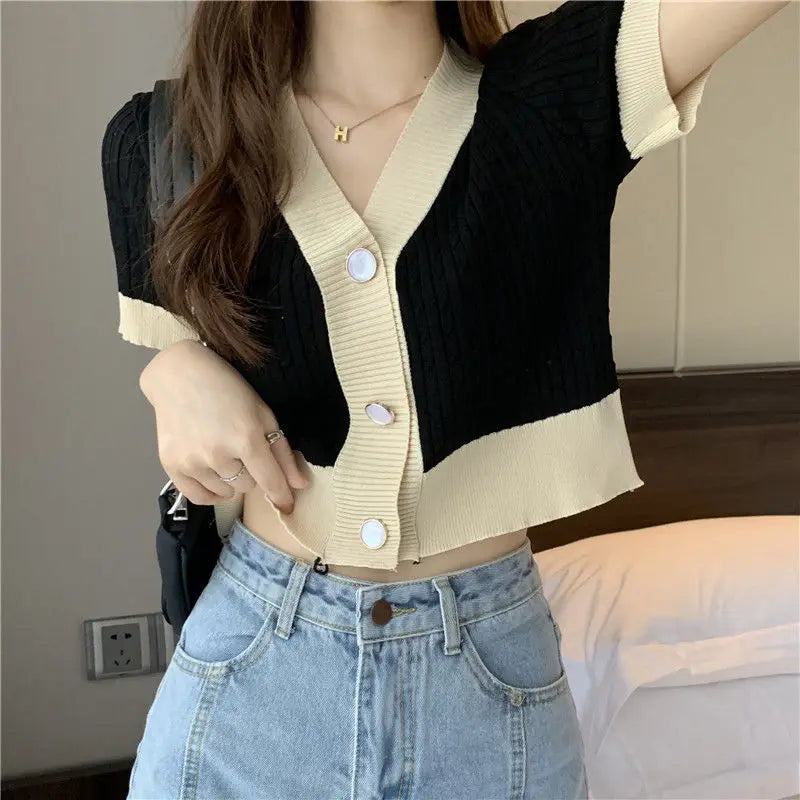 V-neck Fitted Crop Knit Cardigan