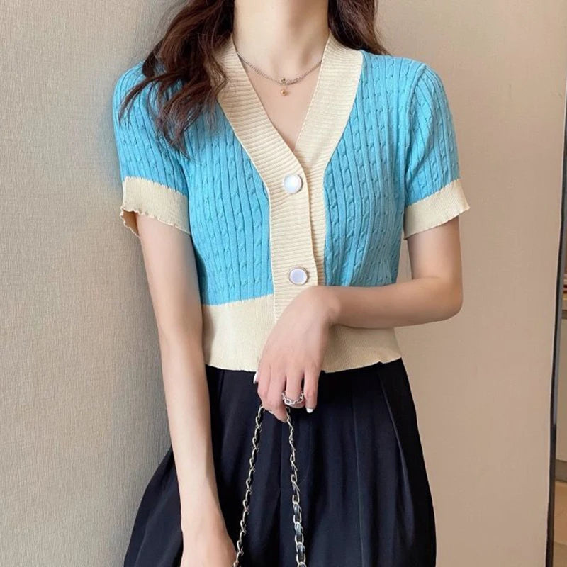 V-neck Fitted Crop Knit Cardigan